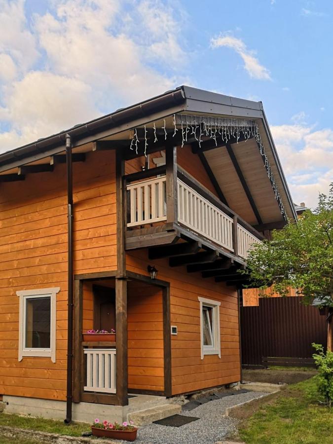 Apartment скеля